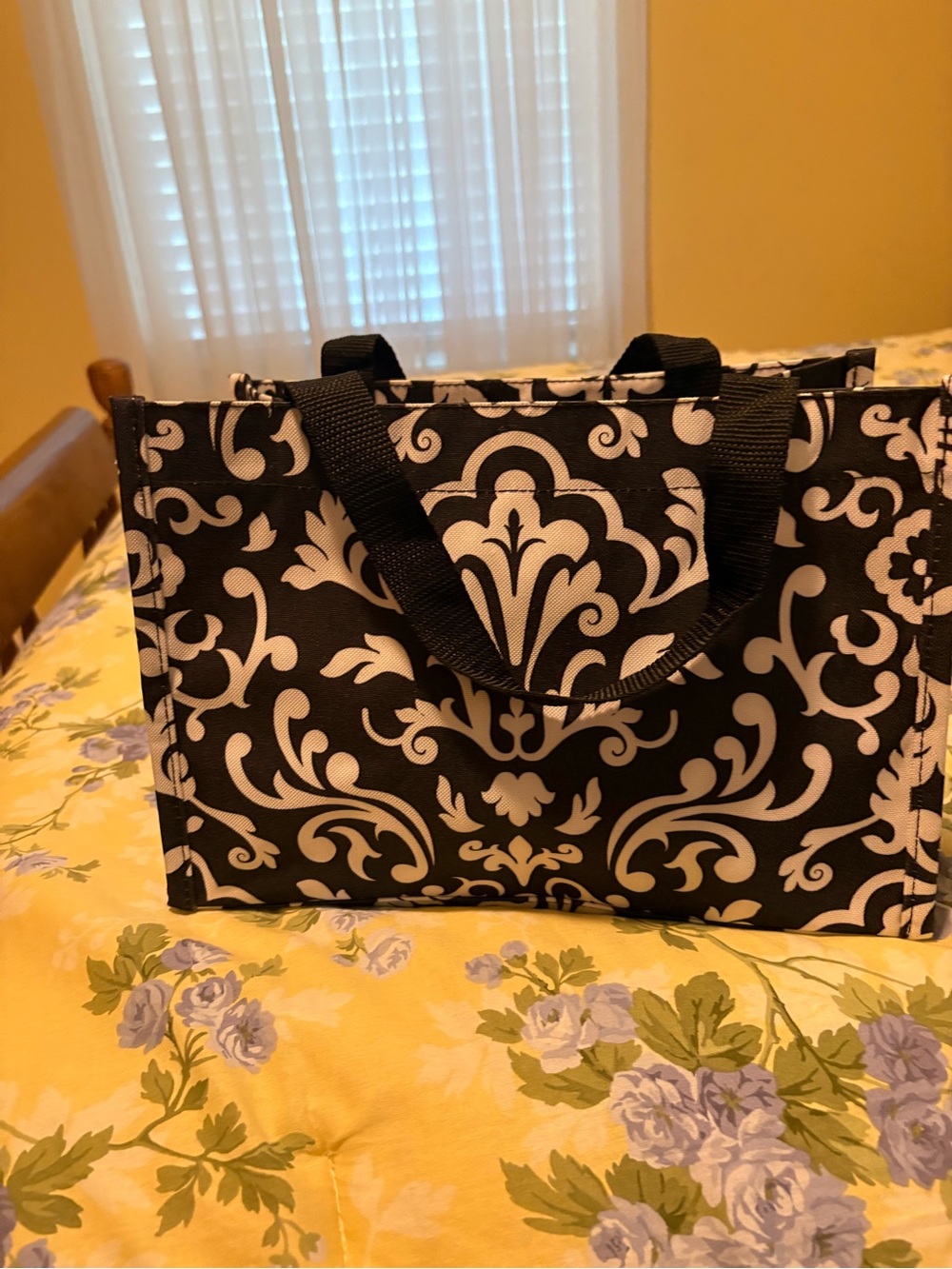 thirty-one Black and White Damask Lunch Tote
